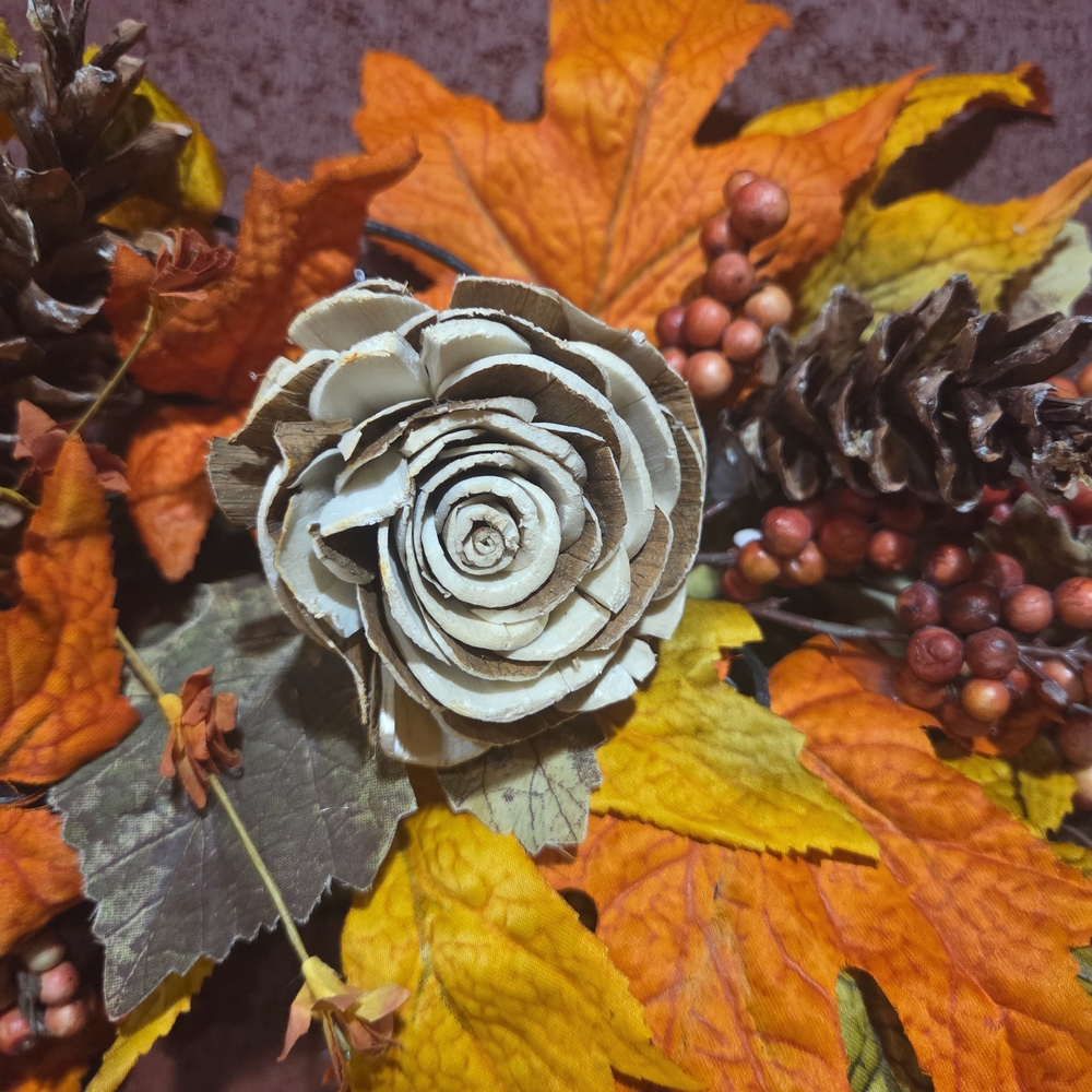 Festive Autumn 23-24" Wreath with Pinecones, Pumpkins, and Berries - Picture 5 of 17